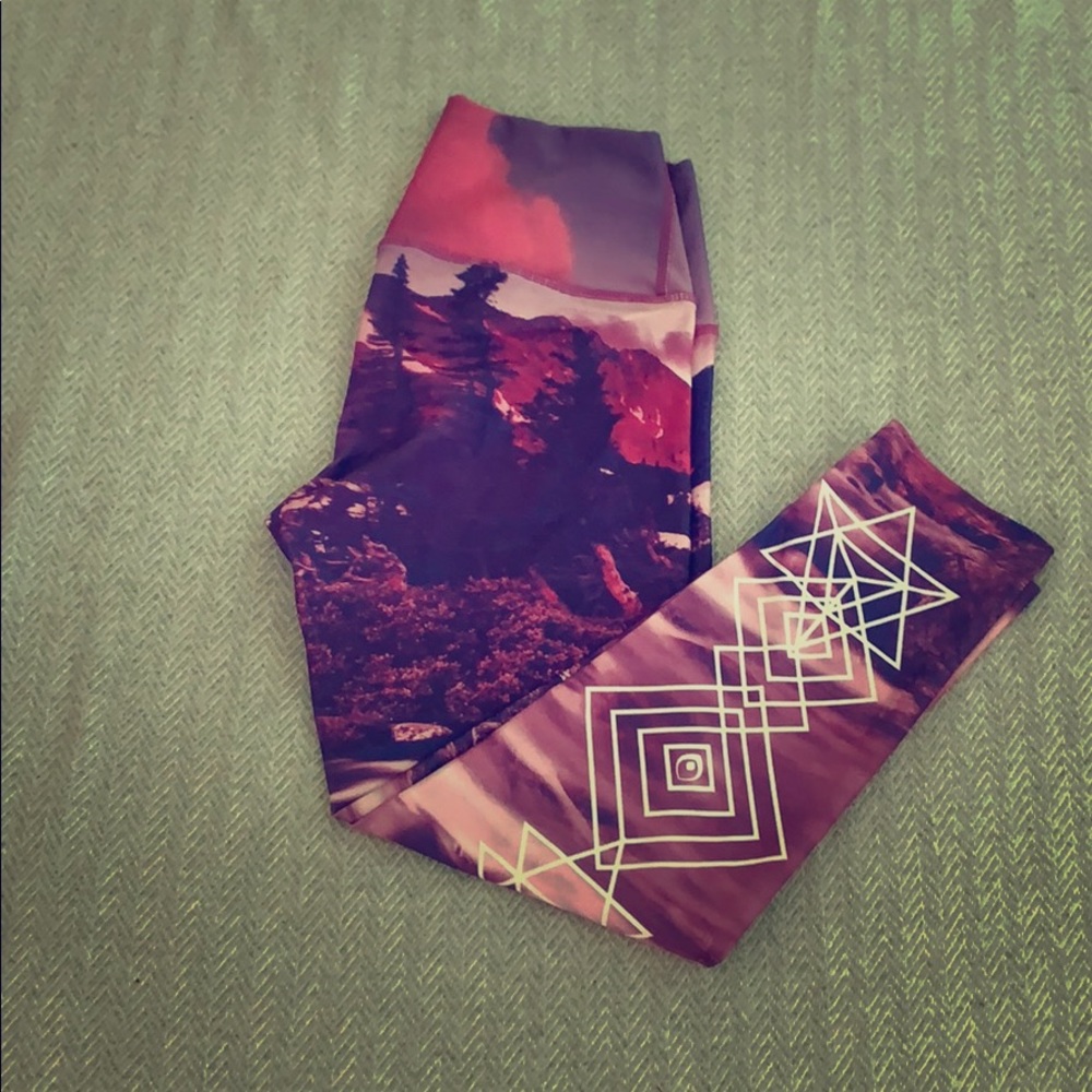 Beautiful like new My Inner Fire Capri Leggings